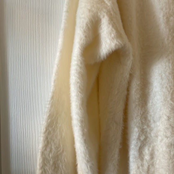 NWT Anthropologie eyelash tunic v neck fluffy fuzzy sweater petite M - Picture 6 of 9